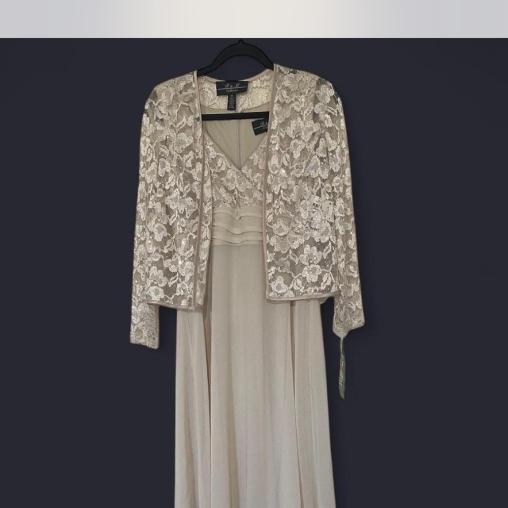 Tan Sweetheart Neckline Gown for Wedding Guests